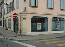 https://www.hiltpold-architectes.ch/wp-content/uploads/2017/02/220-160-bcge-carouge-marche-2.jpg